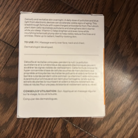 Murad City Skin" Overnight
Detox Moisturizer - Picture 8 of 13